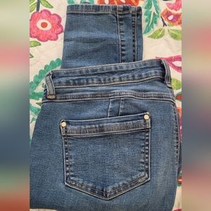 Super Skinny Distressed Jeans